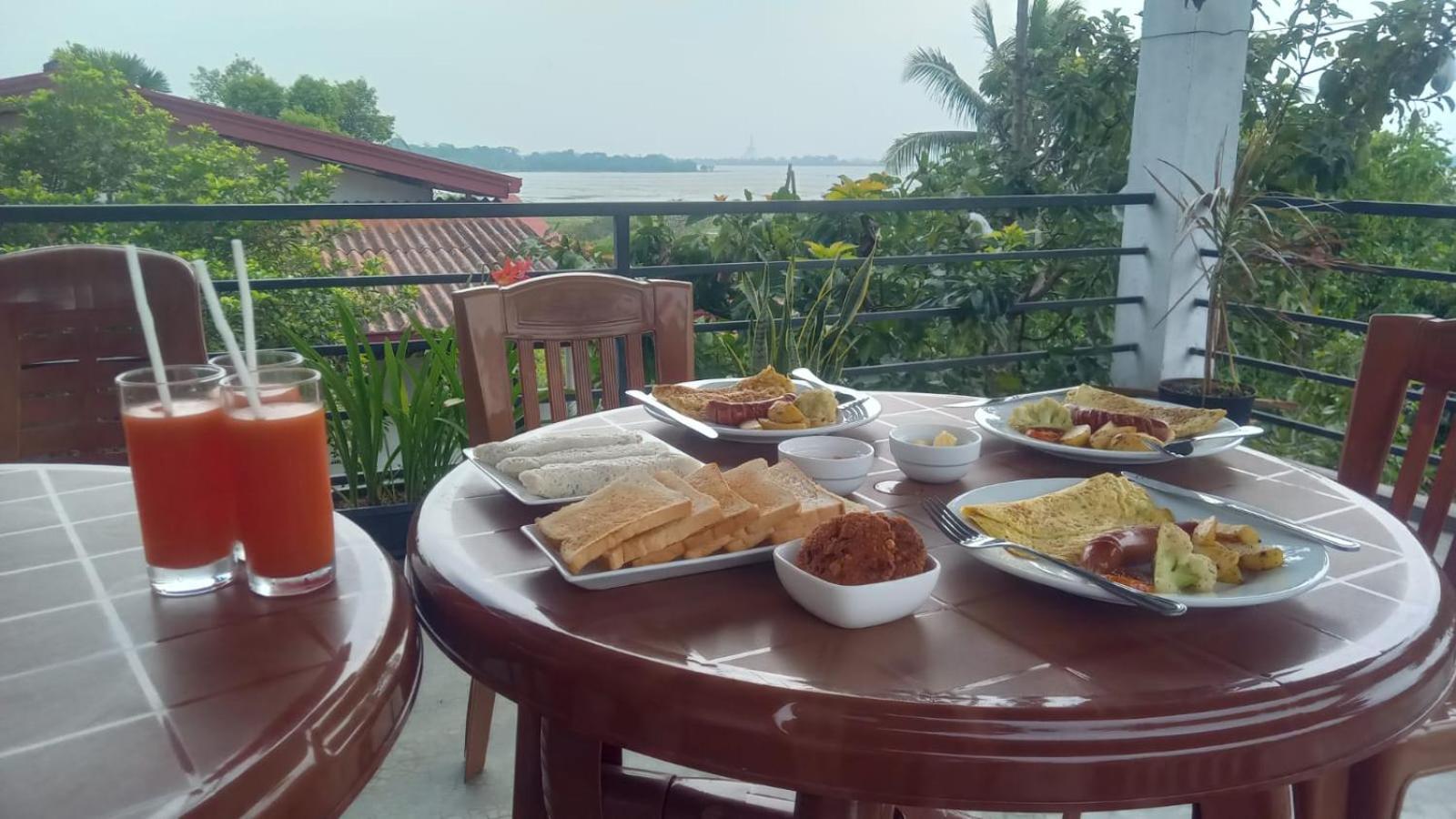 Lake Edge Resort Анурадхапура Екстериор снимка